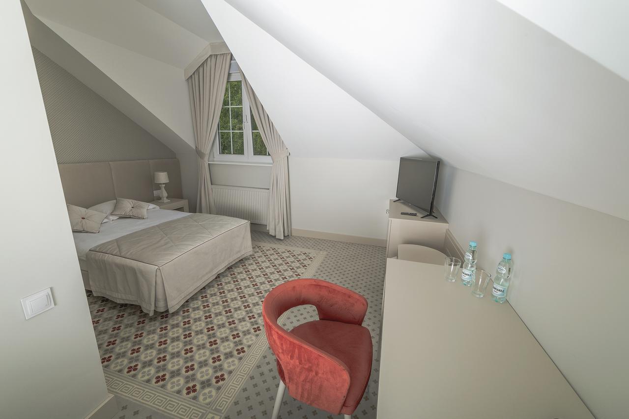 Hotel Basniowa Wyszków Esterno foto